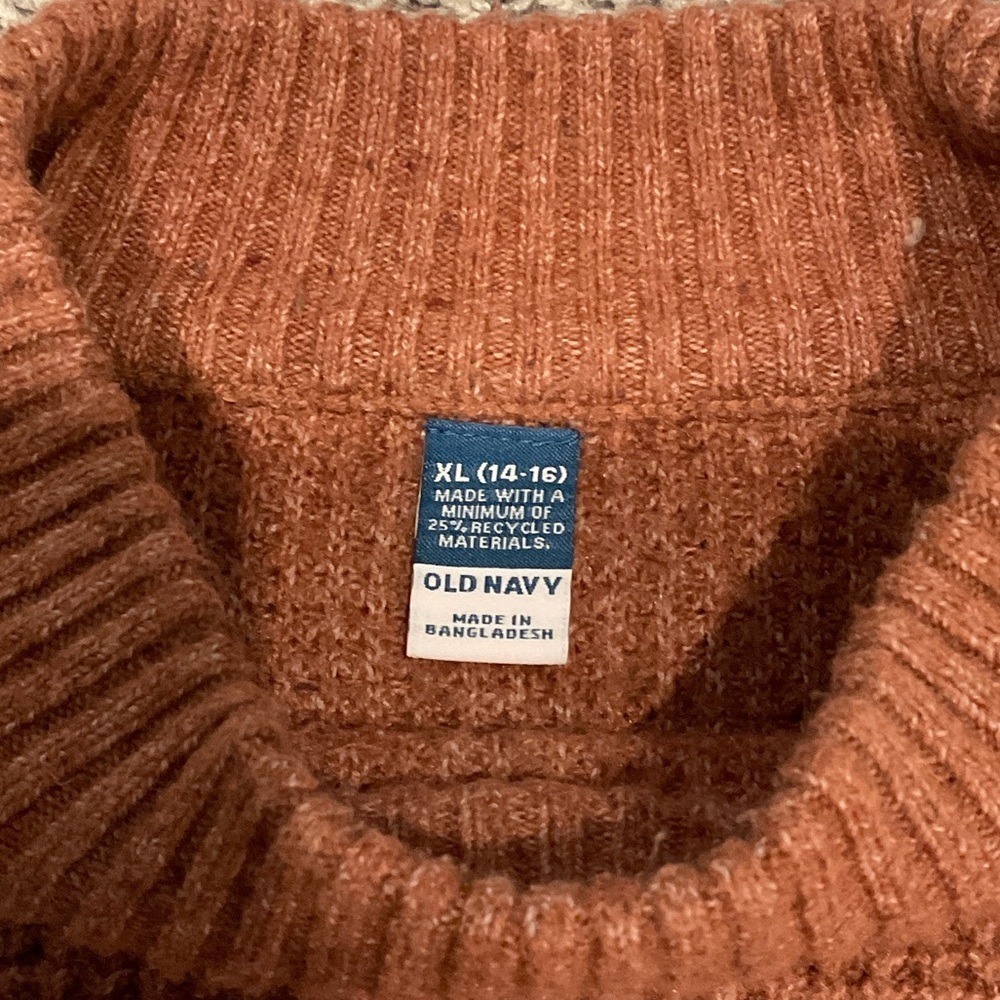 Old Navy Sweater in Warm Orange, soft rust color size 14-16 - Picture 6 of 8